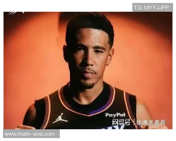 布克盛赞马威充满活力展现内线全能特质令人期待