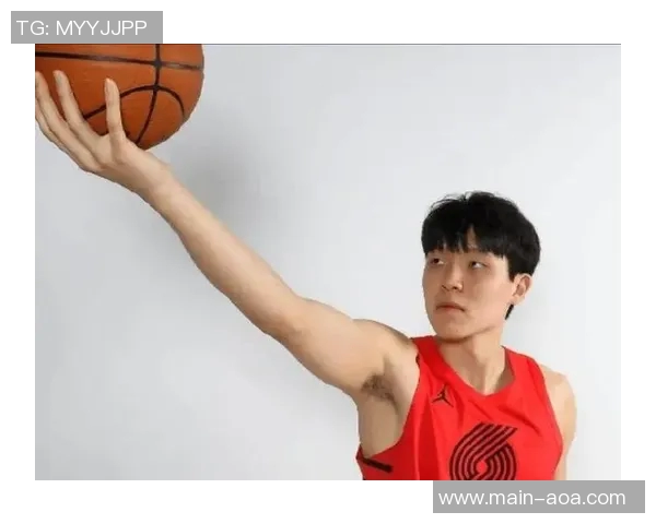 杨瀚森在比赛中表现出色需加强防守与无球跑动提升实力