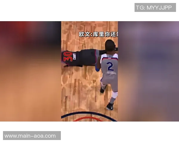 字母哥半场火力全开18分罚球命中率高暴扣两次震撼全场